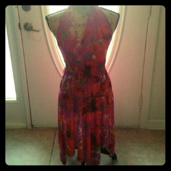 Dresses & Skirts - Beautiful flower print dress