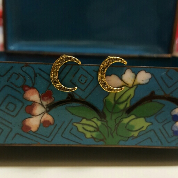 Cresent moon earrings