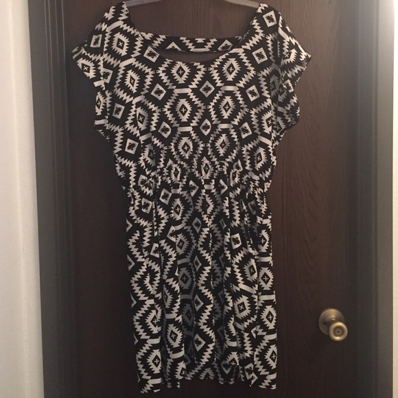 Pink Rose Dresses & Skirts - Pink Rose black and white aztec print dress