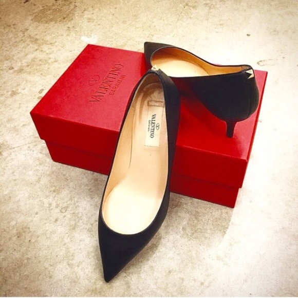 Valentino Shoes - Authentic Valentino Rockstud Kitten Heel Pump