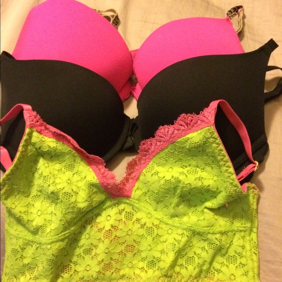 🚨SOLD🚨Victoria secret bras