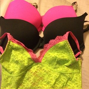 🚨SOLD🚨Victoria secret bras