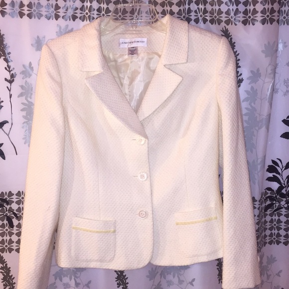 Cream boucle blazer