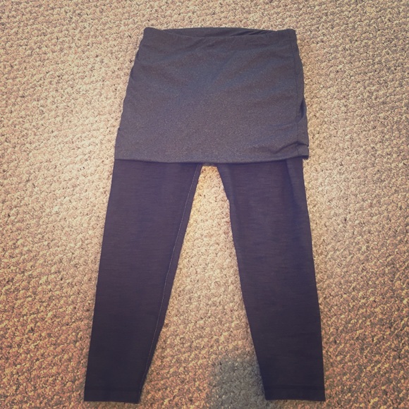 Lululemon capri leggings with attached skirt