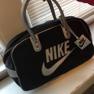Nike men or woman shoulder gym bag