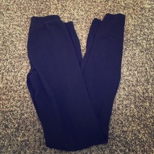 Simple black leggings