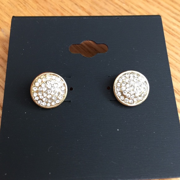 Post earrings