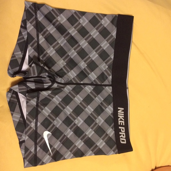 Nike Pro