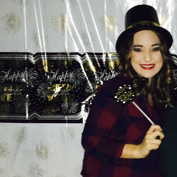 Meet your Posher, Alexandra - Picture 1 of 1