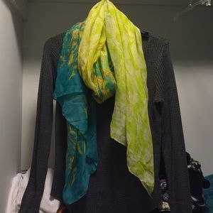 Multicolored scarf