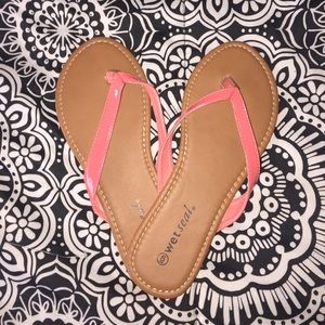 Wet seal sandals