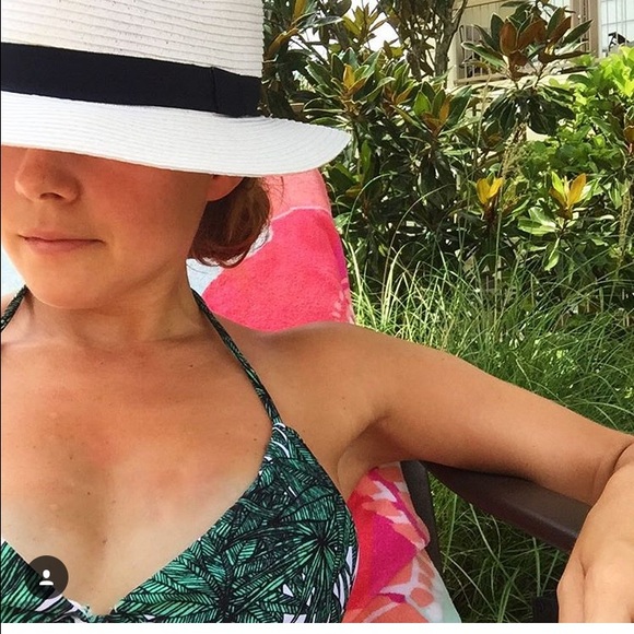 Accessories - wide brimmed straw fedora