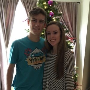 Meet your Posher, Alyssa