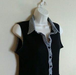 NWOT Sleeveless Button Front Crop Top