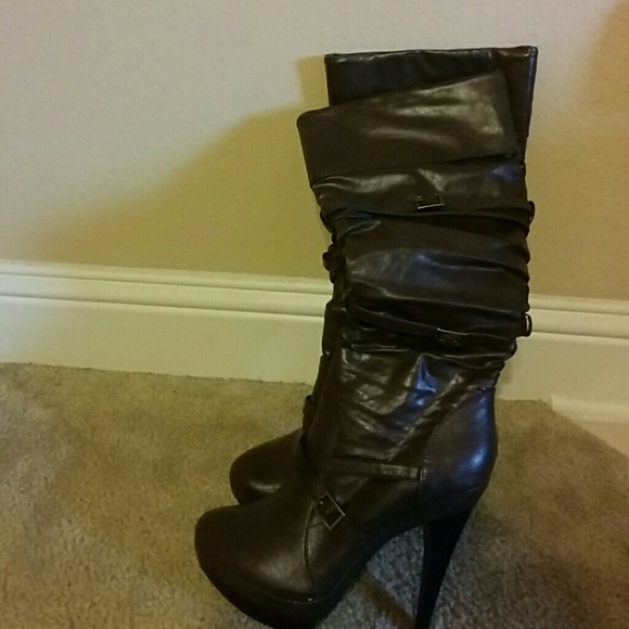 Shoes - Picture 2 of 3