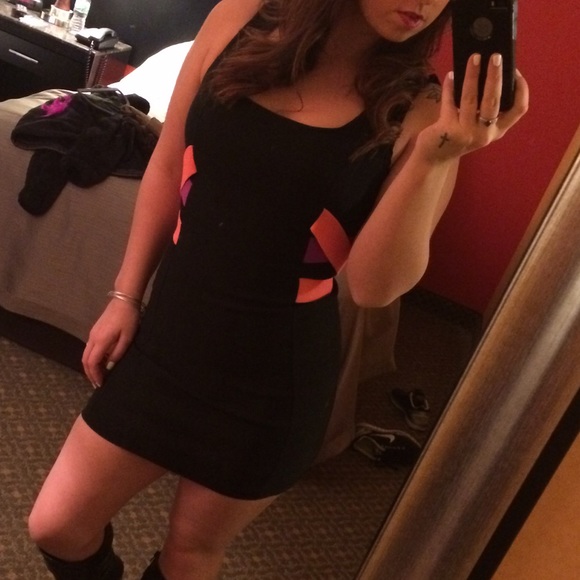 Sexy fitted dress - Picture 2 of 4