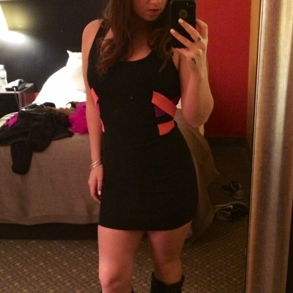 Sexy fitted dress - Picture 4 of 4