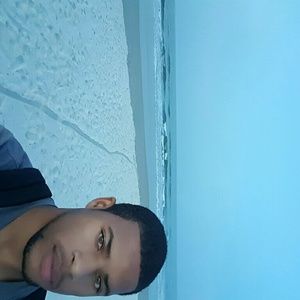 Meet your Posher, Lawrence