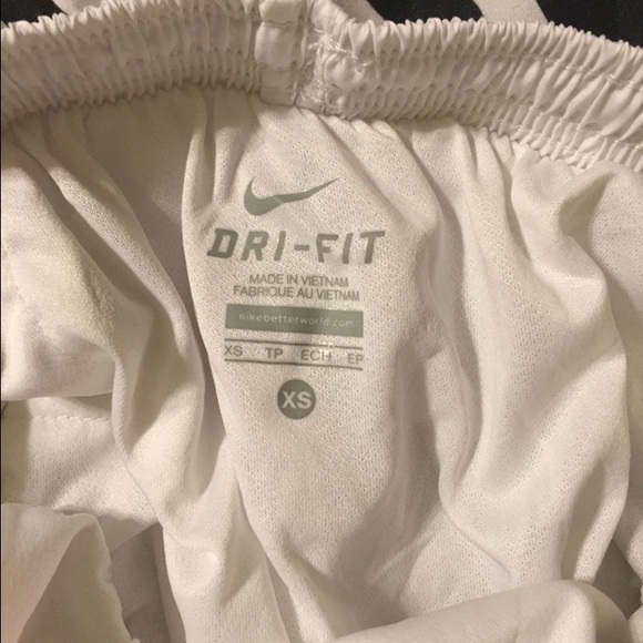 XS Nike Di-Fit Shorts - Picture 3 of 3
