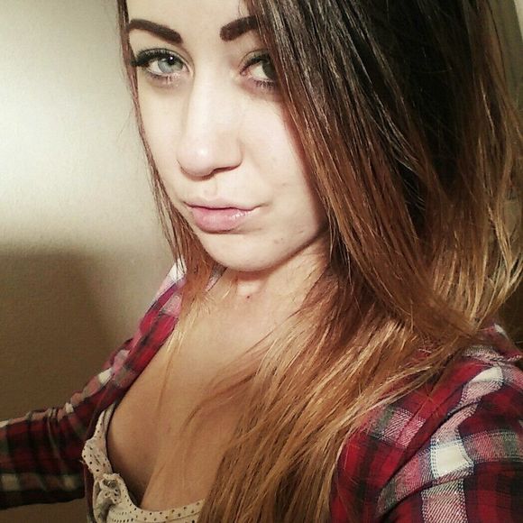 Meet your Posher, Danielle - Picture 1 of 1