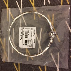 New Pandora Sterling Silver Bangle Bracelet (19cm)