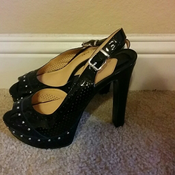 Shoes - Picture 2 of 4