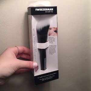 Tweezerman Finishing Contour Brush NWT
