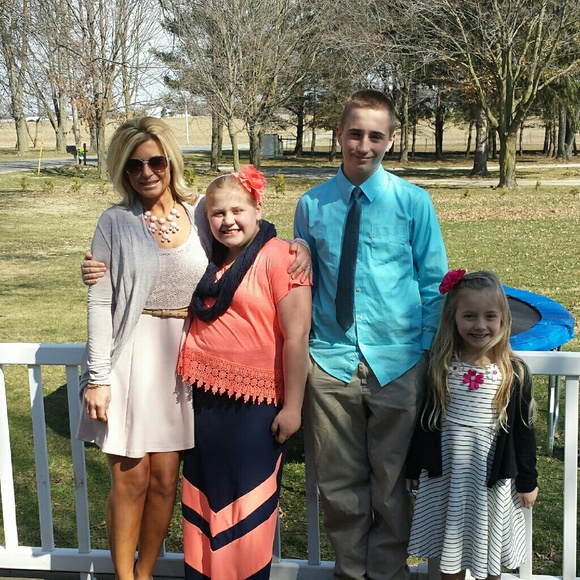 Meet your Posher, Shelly - Picture 1 of 1