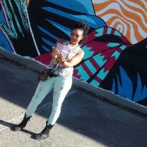 Meet your Posher, Candace