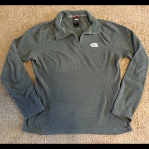 Woman's Northface sweater