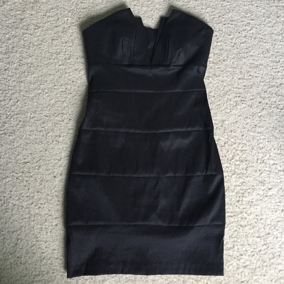 Dresses & Skirts - Strapless bodycon dress