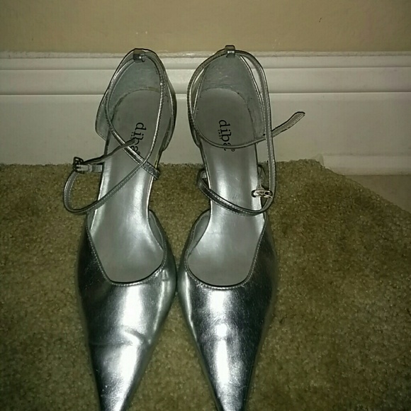 Shoes - Picture 1 of 2