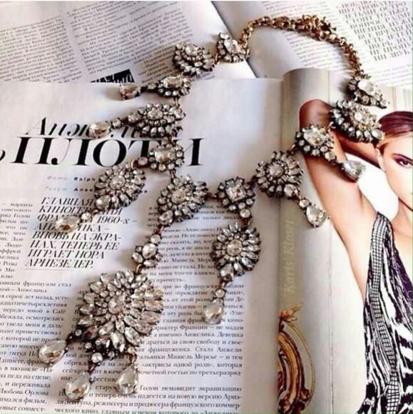 Jewelry | Chandelier Statement Necklace - Picture 2 of 4