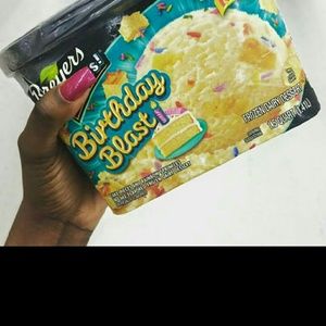 Meet your Posher, Dee