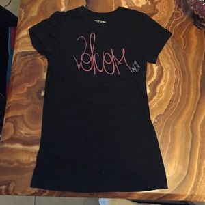 Black Volcom t shirt