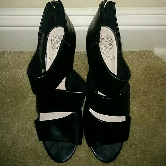 Shoes - Picture 2 of 4