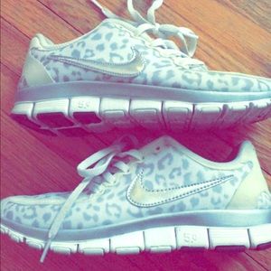NIKE FREE💋⭐️LeOpArD pRiNt/silver EUC 🔥👟4TRADE!