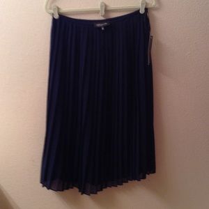 Jones New York pleats skirt