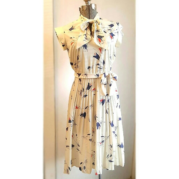 Vintage Dresses & Skirts - Vintage 70s Dress secretary style with bows