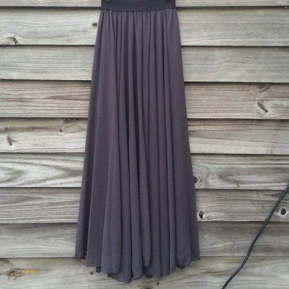 Verragee Dresses & Skirts - Grey maxi