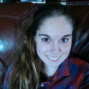 Meet your Posher, Alyssa