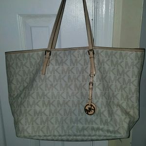 Authentic!!!!!! Michael Kors Tote Bag