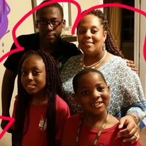 Meet your Posher, Gloria