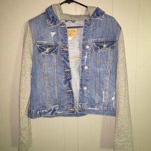 New Hollister jean jacket w/ grey sleeves and hood