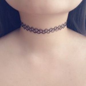Choker necklace