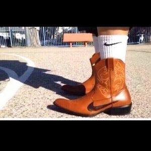 Meet your Posher, Akash