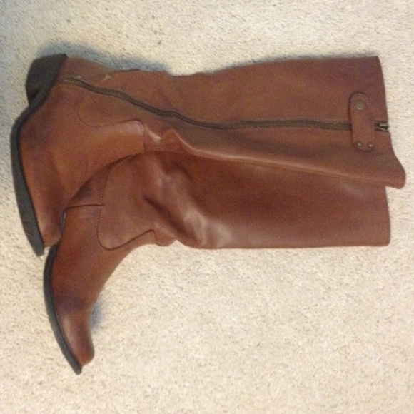Brown calf-high boots - Picture 3 of 3