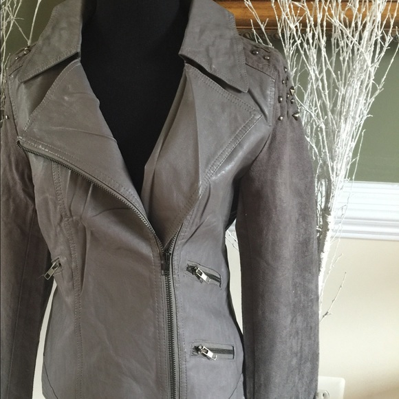 LAST ONE‼️Gray studded faux  suede&leather - Picture 5 of 7