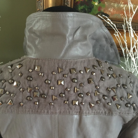 LAST ONE‼️Gray studded faux  suede&leather - Picture 7 of 7