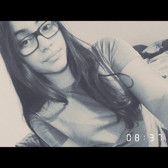 Meet your Posher, Lara